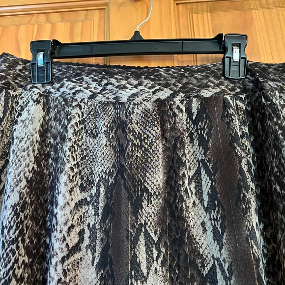 Maurice’s maxi skirt. Size medium. - Picture 4 of 6